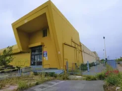 #10877 Capannone commerciale con ampia area parcheggio