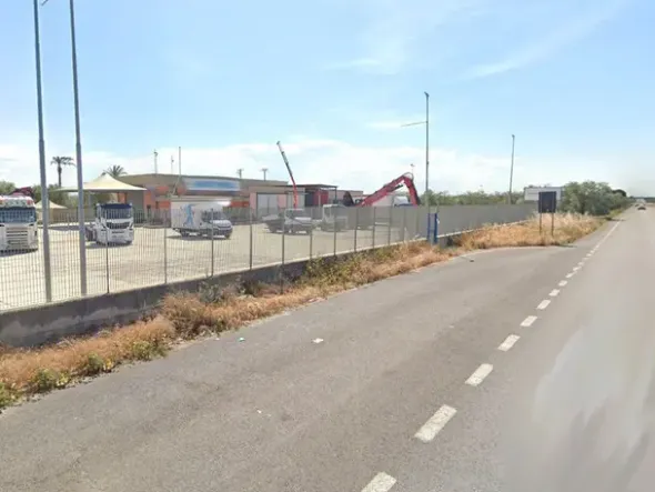 #25121 Capannone commerciale con piazzale