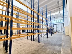 #23073 Capannone commerciale con uffici abitazione e ampia area pertinenziale