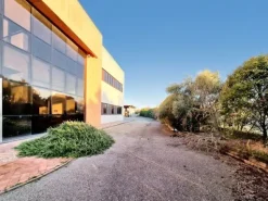 #23073 Capannone commerciale con uffici abitazione e ampia area pertinenziale