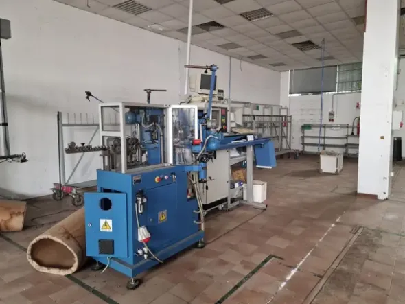 #2536393 Capannone commerciale per molteplici servizi