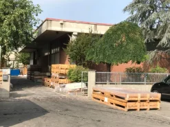 CAPANNONE CON PALAZZINA UFFICI