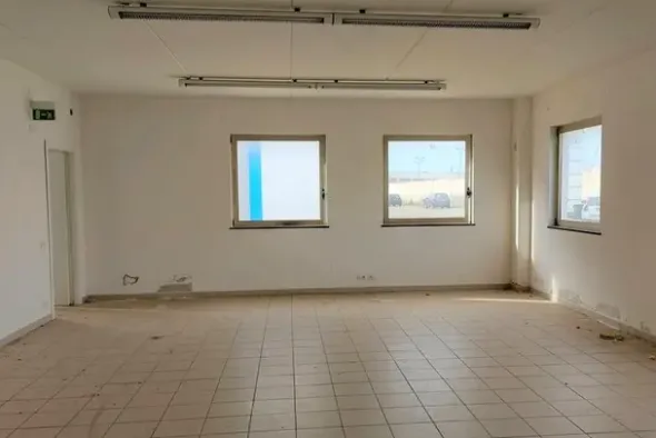 #14888 Capannone con uffici e sala lavorazione