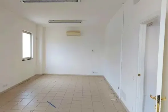 #14888 Capannone con uffici e sala lavorazione