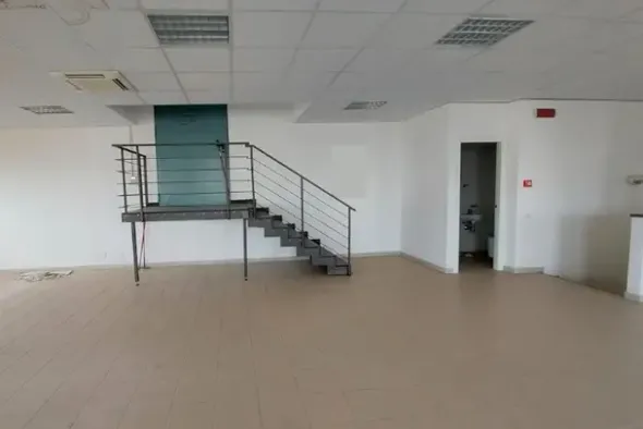 #14888 Capannone con uffici e sala lavorazione