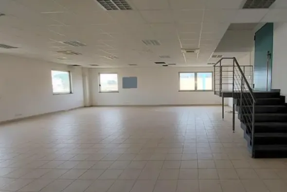#14888 Capannone con uffici e sala lavorazione