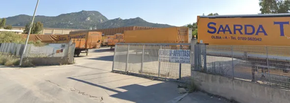 Capannone e ampio piazzale ad Olbia
