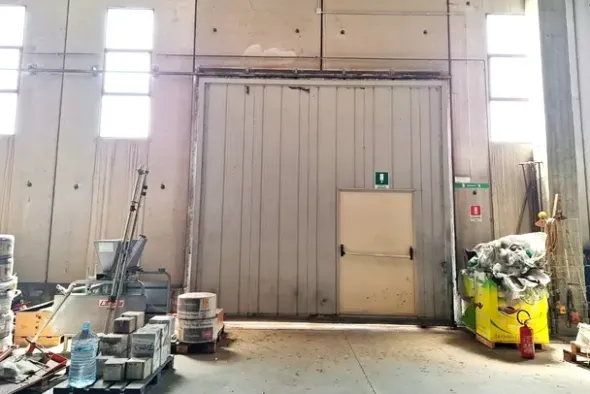#2639050 Capannone e corte (sub 21) in zona artigianale