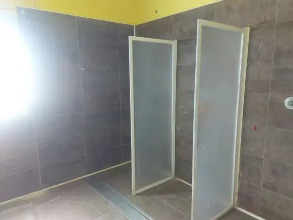 #2536188 Capannone ex palestra con piscina