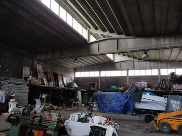 #15781 Capannone industriale con piazzale
