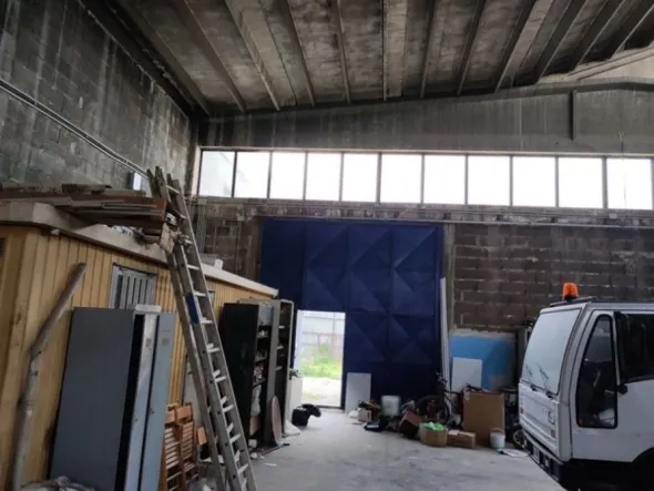 #15781 Capannone industriale con piazzale