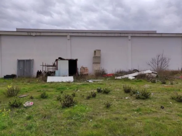 #15781 Capannone industriale con piazzale