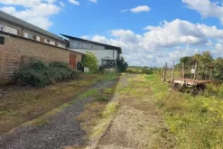 #19502 Capannone industriale con uffici e area di pertinenza