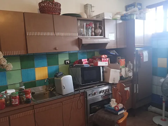 Capannone 860 m2 con sala mostra, uffici, appartamento