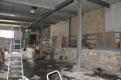 #4414 Capannone su due livelli con uffici e corte