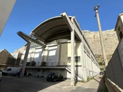 #25143 Capannoni e palazzina uffici in buona parte locati