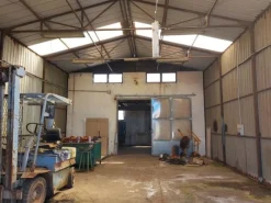 #10007 Capannoni industriali con corte di pertinenza