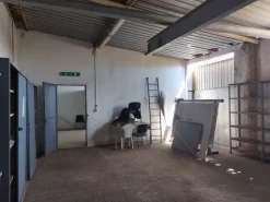 #10007 Capannoni industriali con corte di pertinenza