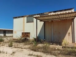 #10007 Capannoni industriali con corte di pertinenza