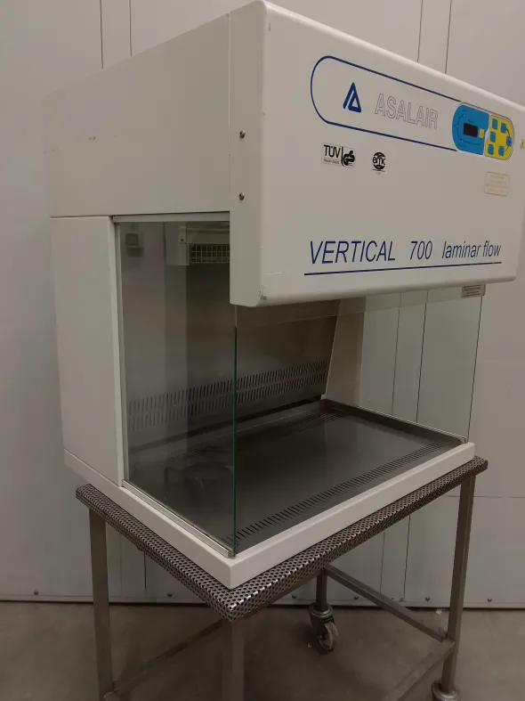CAPPA A FLUSSO LAMINARE VERTICALE (COD. LAB-CAP-31)