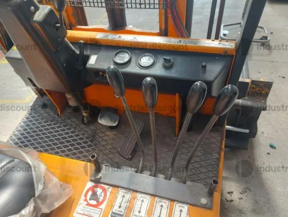7#9351 Carrelli elevatori