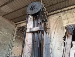 7#9649 Carrelli elevatori Clark e Om