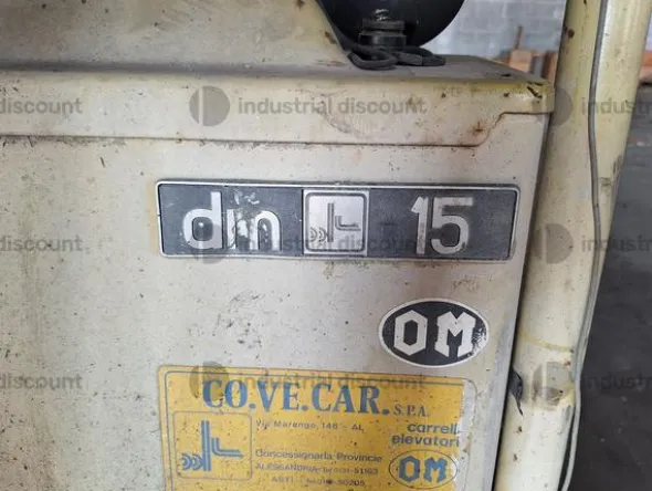 7#9649 Carrelli elevatori Clark e Om