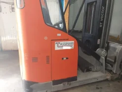28#7675 Carrelli elevatori trilaterali BT
