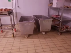 2#4631 Carrelli porta salumi