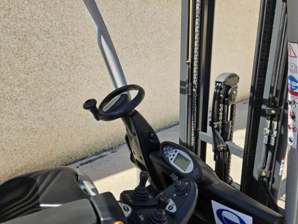 7#8563 Carrello elettrico STILL