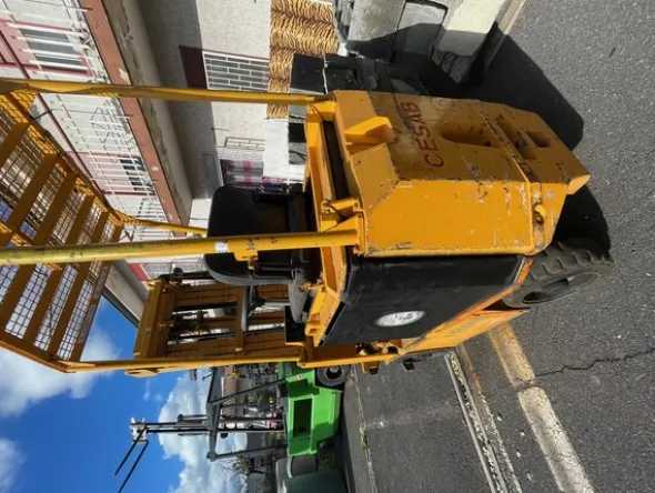 24#7733 Carrello elevatore Cesab