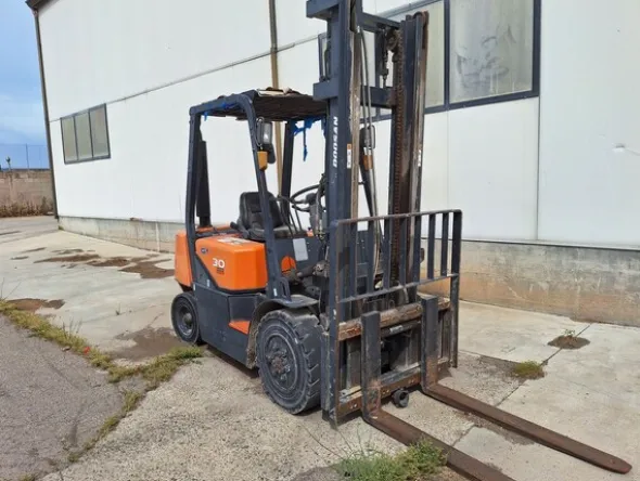45#8350 CARRELLO ELEVATORE Doosan GX 30