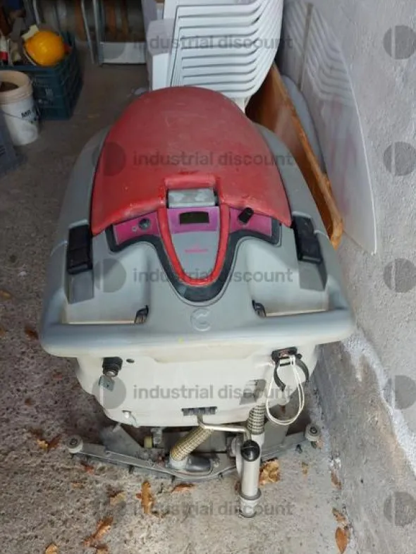 3#9118 Carrello elevatore e lavapavimenti