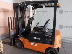 3#9118 Carrello elevatore e lavapavimenti