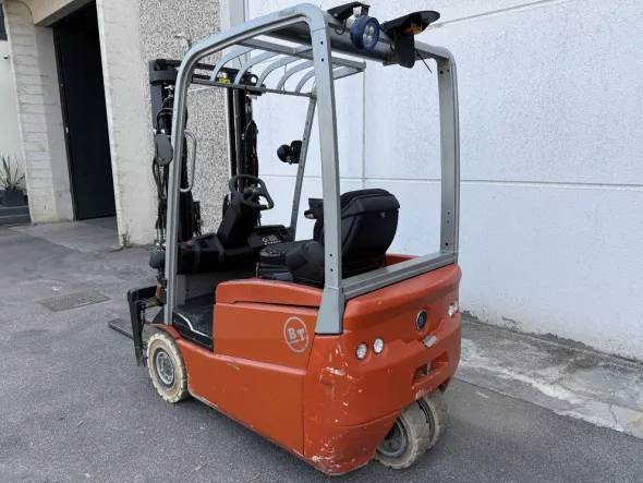 Carrello elevatore elettrico 3 ruote BT Cesab C3 E160