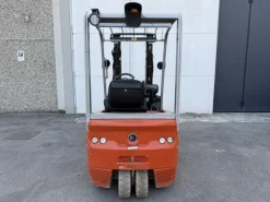 Carrello elevatore elettrico 3 ruote BT Cesab C3 E160