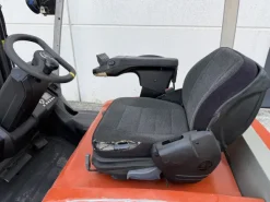 Carrello elevatore elettrico 3 ruote BT Cesab C3 E160