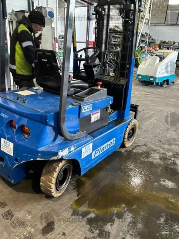 1#9376 Carrello elevatore frontale a forche PLANET 420