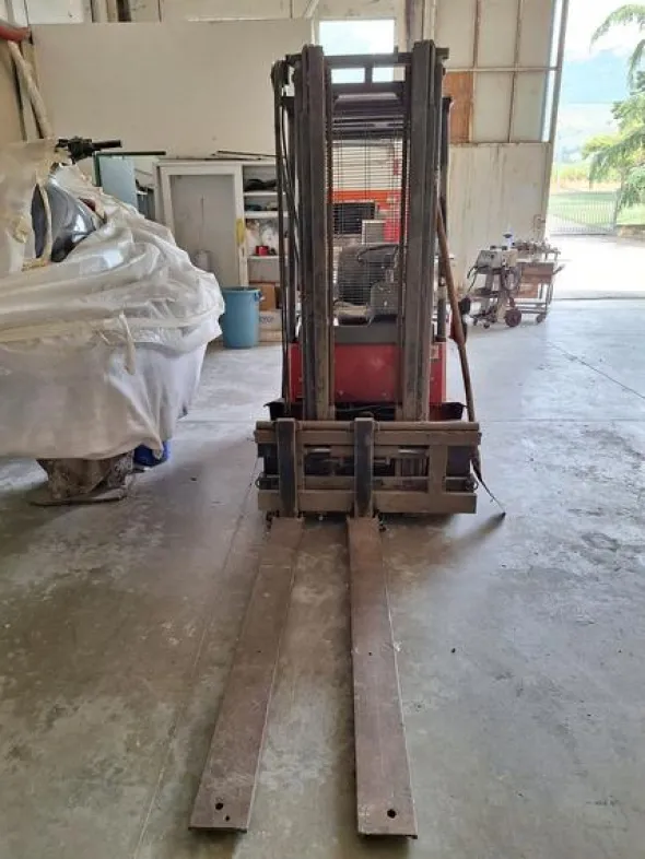 2#8760 Carrello elevatore Linde