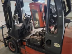 12#9825 Carrello elevatore Nissan