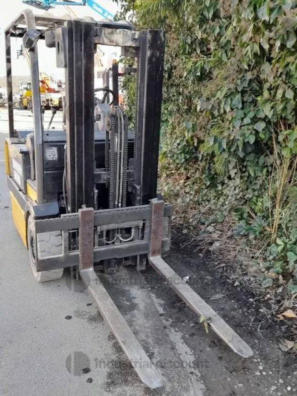 4#9140 Carrello elevatore OM E25 AC