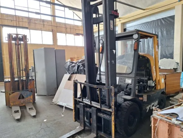41#8350 CARRELLO ELEVATORETCM FD