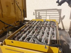 1#8225 Carrello sollevatore elettrico Caterpillar EP25