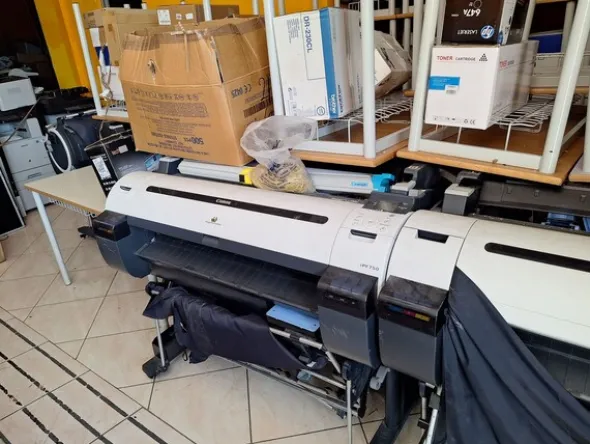 2#8321 Cartucce toner materiale di cancelleria e mobilio