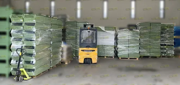 CASSETTE CONTENITORI A BOCCA DI LUPO USATI