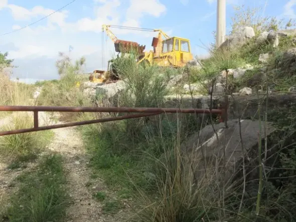 #8926 Cava di calcare e terreni estrattivi