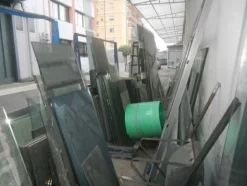 30#6304 Cavalletti porta vetro e vetri vari