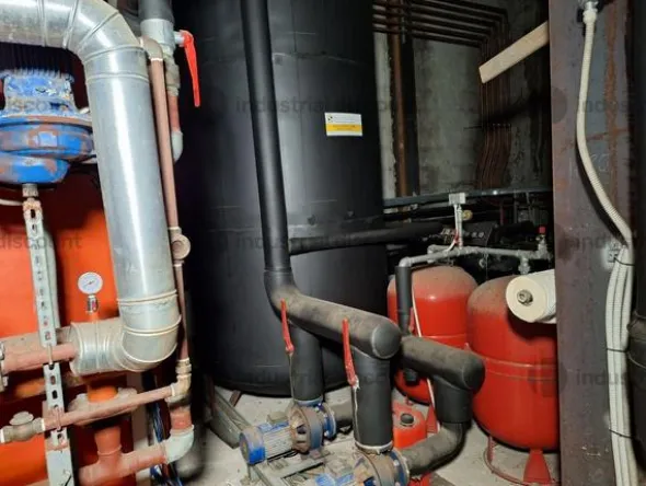 28#9389 Centrale di produzione vapore Biasicentrale di produzione acqua caldaImpianto di accumulo acqua industriale