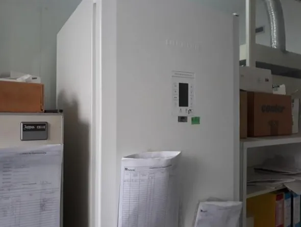11#3675 Centrifuga Beckman e HPLC Akta basis 10 Amersham