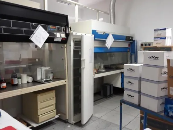 11#3675 Centrifuga Beckman e HPLC Akta basis 10 Amersham